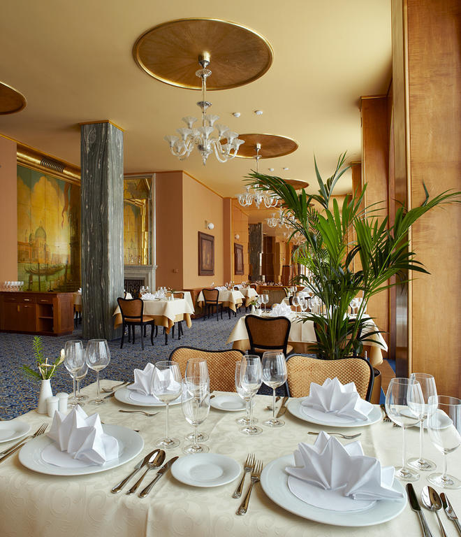 Alexandria Spa&Wellness Hotel Luhačovice Exterior foto